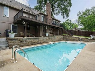 2417 SW Stonecreek Ct, Blue Springs, MO 64015