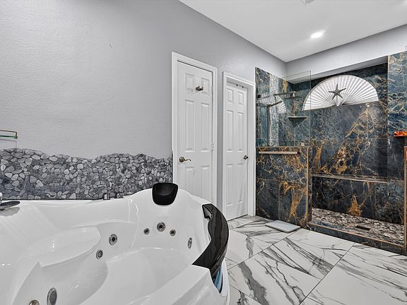 5th image of 5425 Rolling Meadows Dr