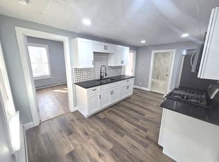 9 Wilson Ave #1R, Woonsocket, RI 02895