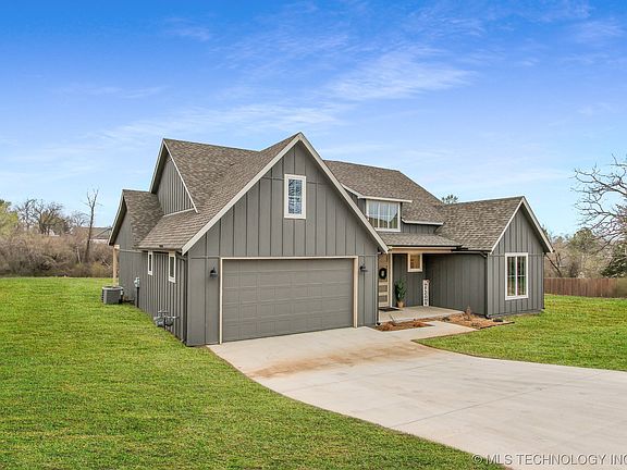 4th image of 1515 University Cir