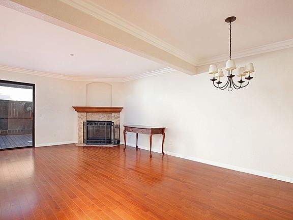 4th image of 190 Bautista Ct #1