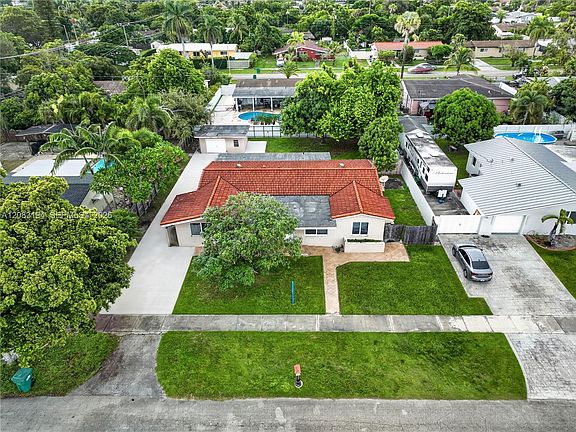 4th image of 9745 SW 165th Ter