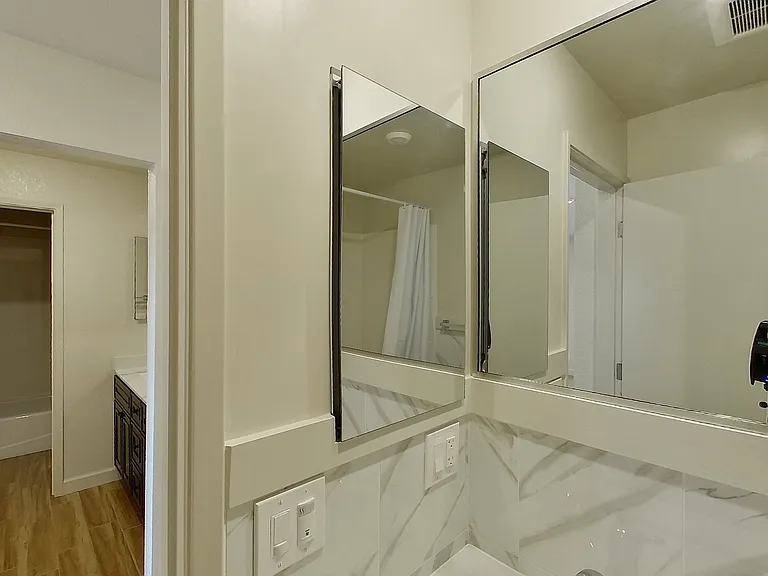 2437 Piedmont Ave — Photo 22