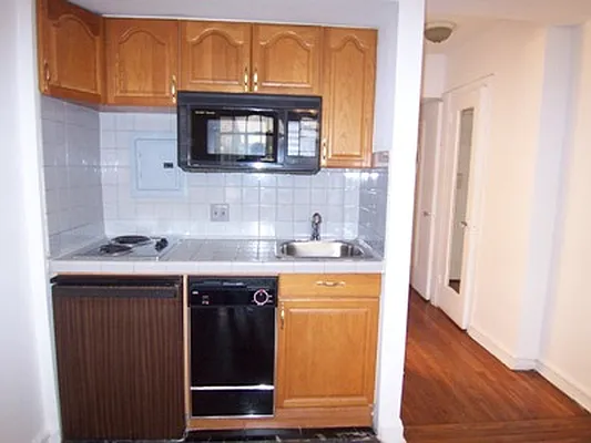 Rented by City Connections Realty | media 23