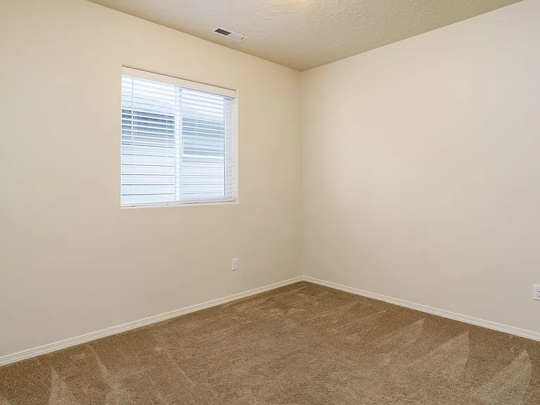 7516 W Corona Dr — Photo 10