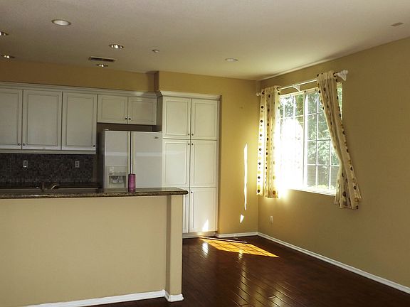 5th image of 902 Mira Lago Way