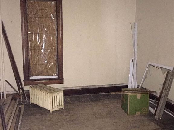 2nd image of 502 S Newton St