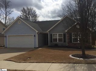 230 Rivers Edge Cir, Simpsonville, SC 29680