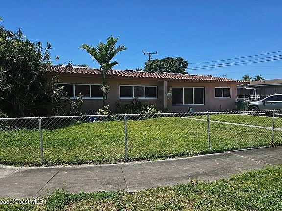 3rd image of 6240 NW 112th Ter