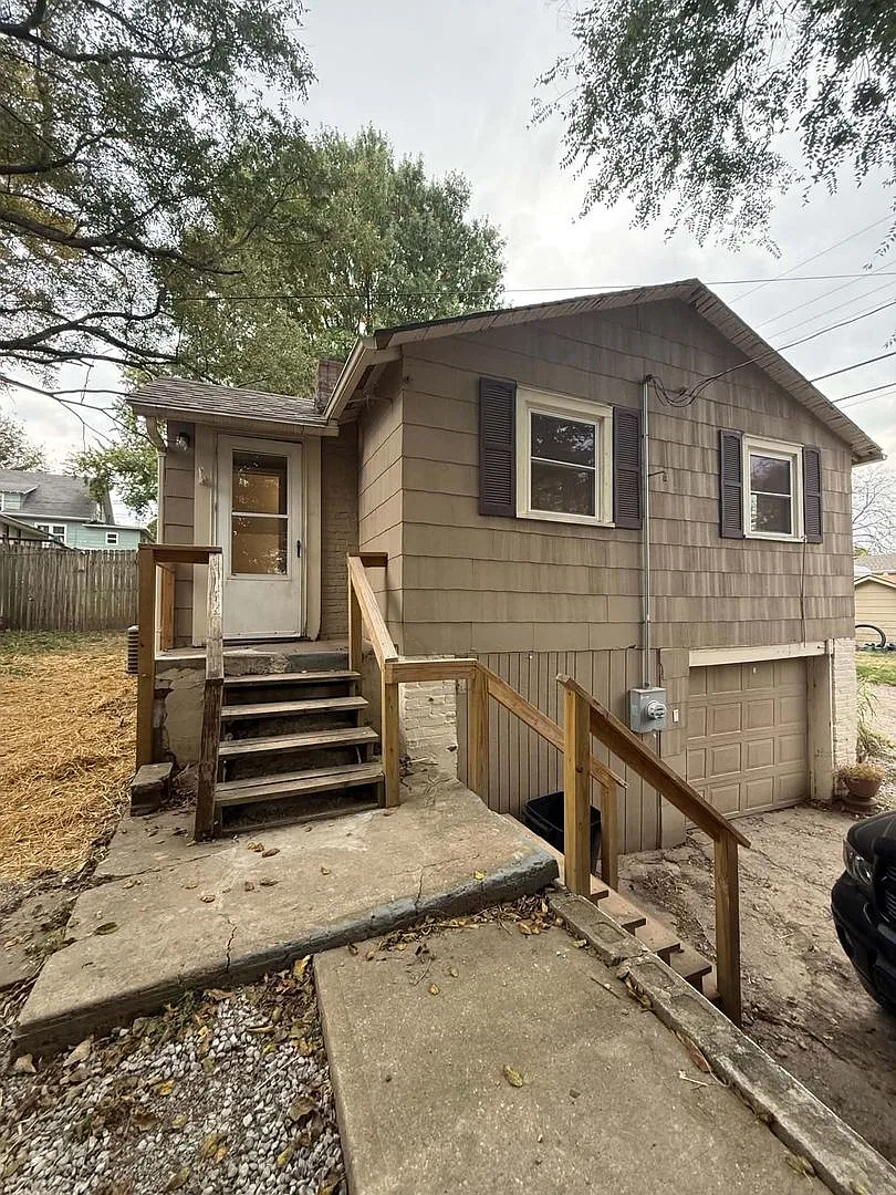 1-Bedroom Home with 1.5 Bathrooms, Garage, and Main-Floor Laundry — Photo 1