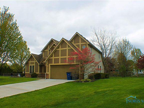 2nd image of 1920 Lexington Dr