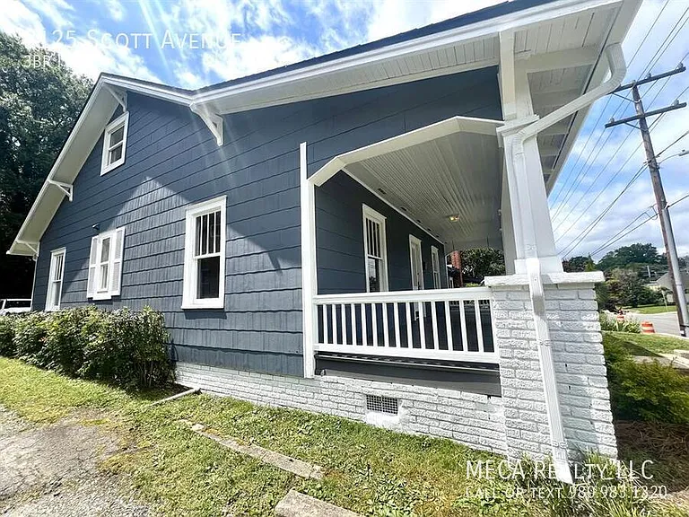 2125 Scott Ave — Photo 5