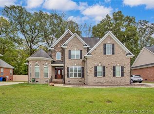 1612 Cape Point Dr, Fayetteville, NC 28312