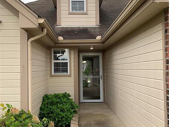 4th image of 207 Blue Branch Cir
