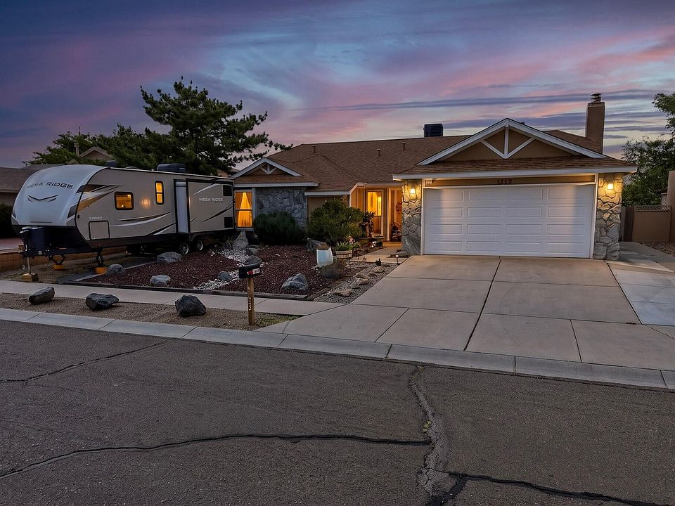 1st image of 5135 Gaviota NW