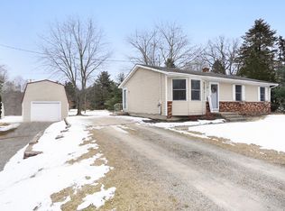 12384 Long Lake Dr NW, Sparta, MI