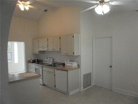 4th image of 1557 SE South Balcourt Ct