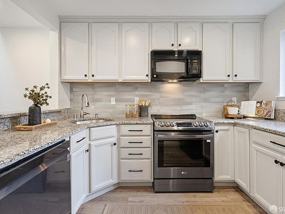 4th image of 111 N Villa Way