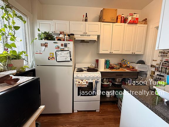 4th image of 232 Walnut St #22