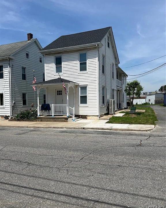 1st image of 121 S Chestnut St