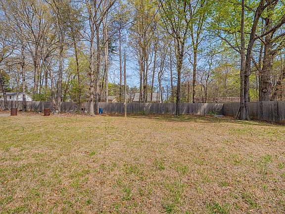 4th image of 2516 Evergreen Ave