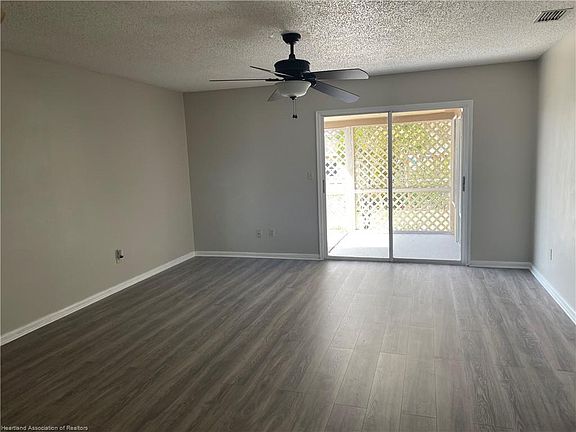 5th image of 205 S Pine Ave