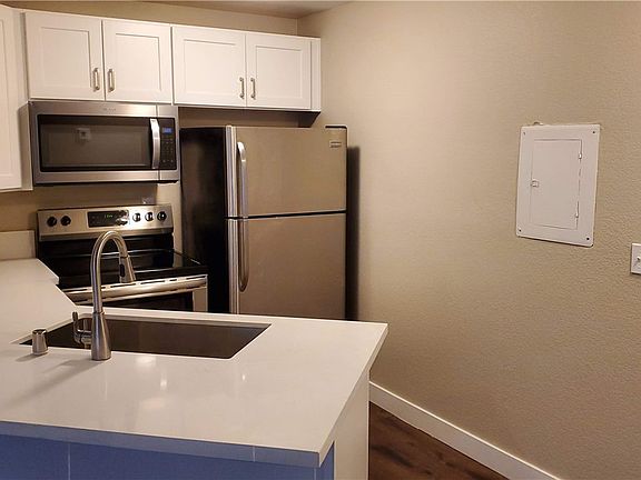 5th image of 440 Elm Dr Unit 206