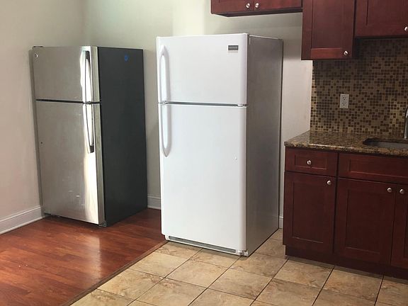 2nd image of 1134 W Dauphin St #2