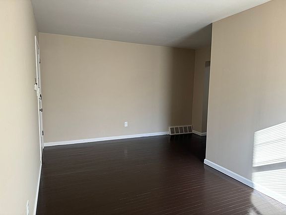 5th image of 1604-1624 N Yellow Springs St #23