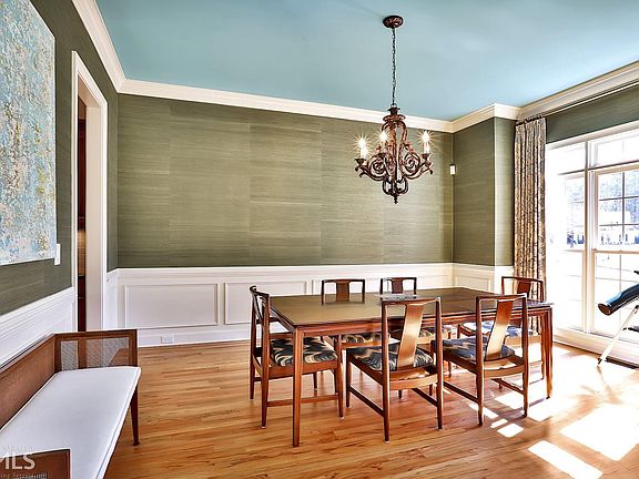 3rd image of 250 Ashborough Park