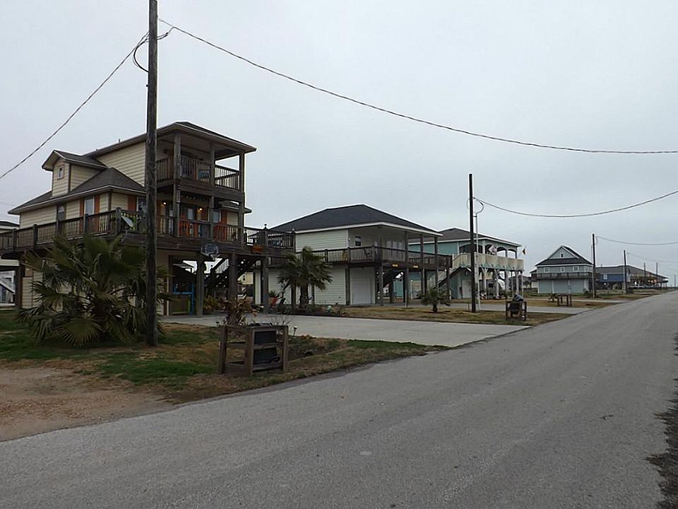 2nd image of 993 Bahama Dr