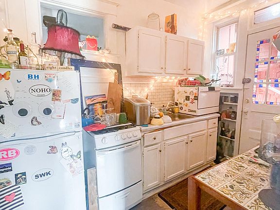 3rd image of 118 N Morris St APT 5