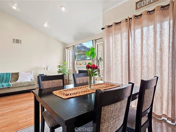 4th image of 27118 Crossglade Ave Unit 5