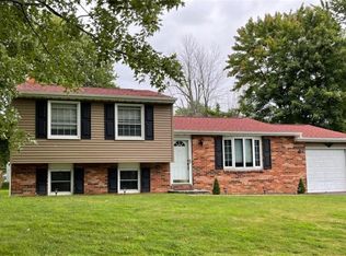 8008 Latina Dr, Clay, NY 13041