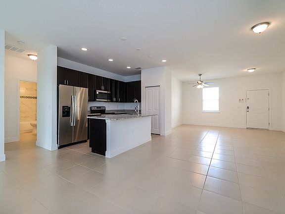 4th image of 602 Madrid Dr