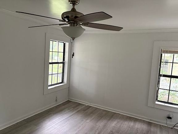 5th image of 815 Rosalie Ave