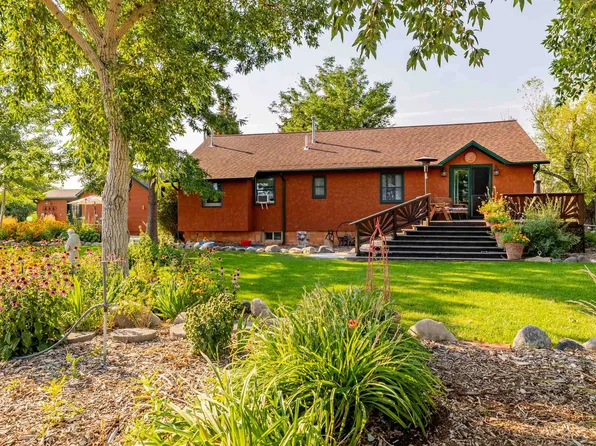 89 W Rocky Rd, Cody, WY 82414