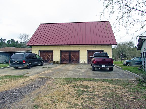 3rd image of 11263 Hwy 190