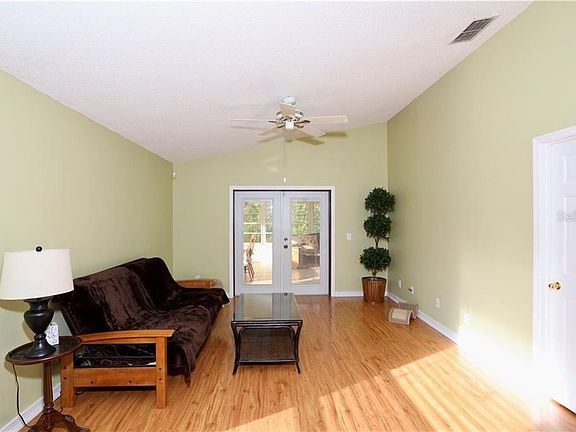 4th image of 2318 Cormorant St