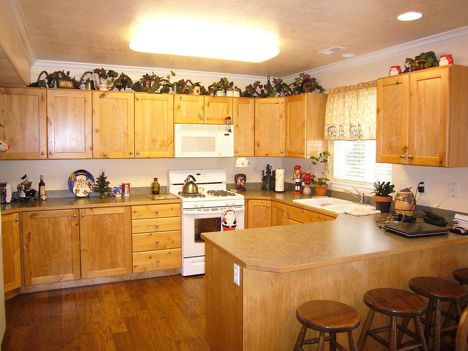 2nd image of 1061 Creekside Dr