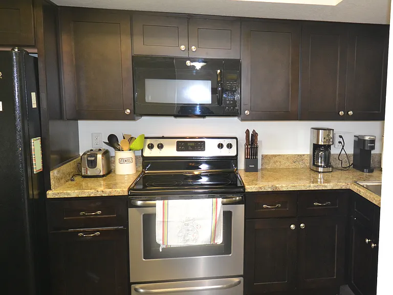 161 Lakeside Dr — Photo 8