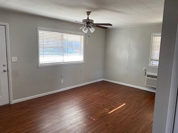 4th image of 702 W 16th St