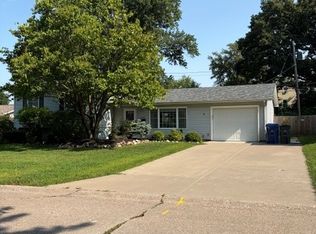 1720 Elmwood Ave, Bettendorf, IA 52722