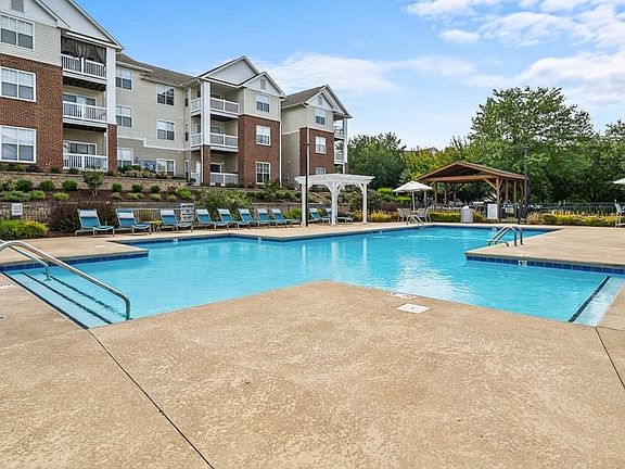 2nd image of 100 Madison Place Cir #811