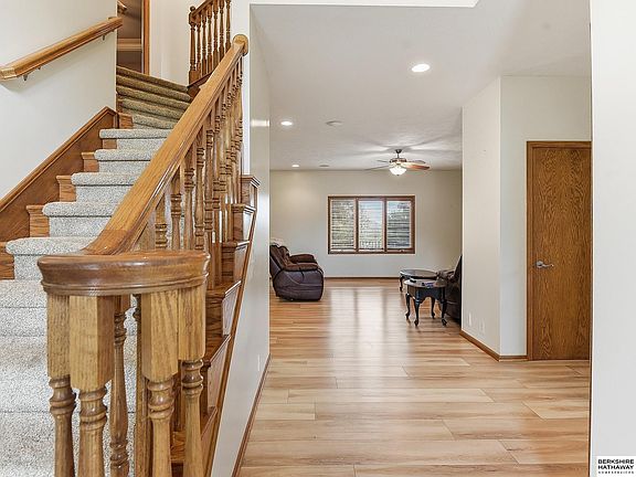 5th image of 17321 Monroe Cir