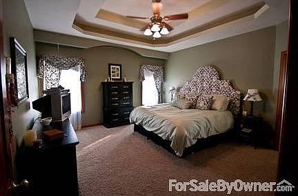 Master Bedroom
						:
						Tray ceiling with mood lighting.