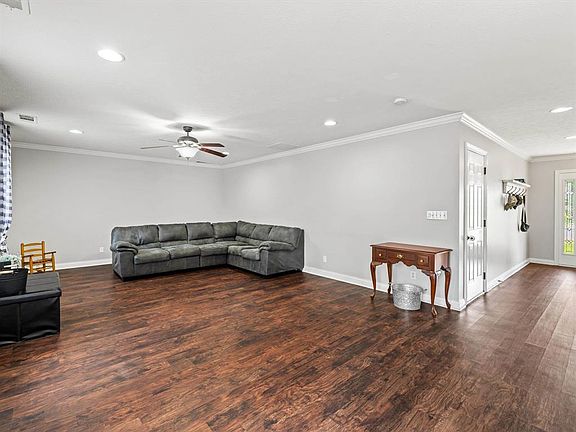 4th image of 210 Santa Maria Dr