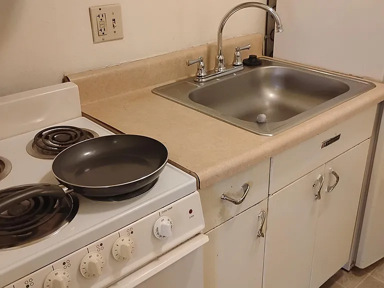 309 Edgewood Ave #B — Photo 6