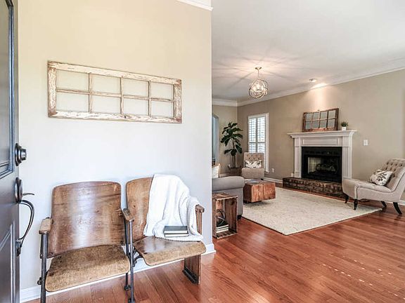 4th image of 2843 Iroquois Dr