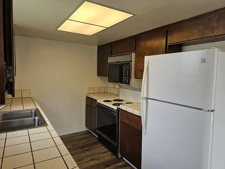 3914 Alameda Ave — Photo 13
